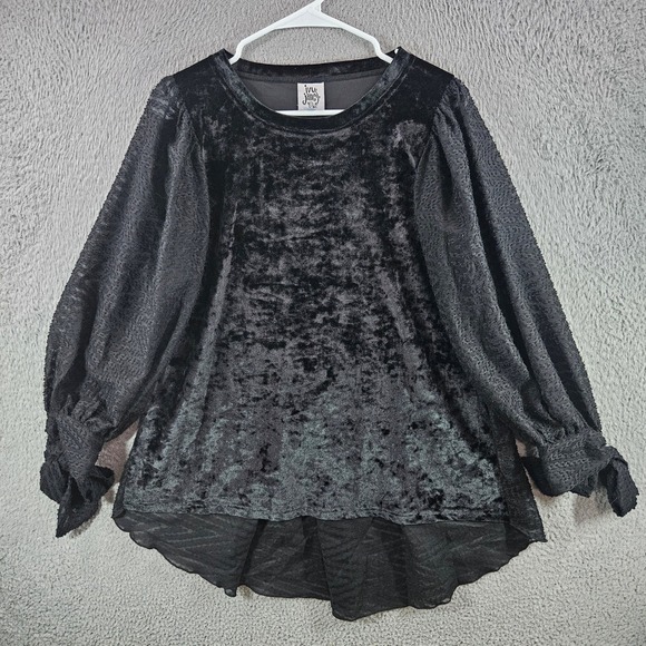 ivy jane Tops - Ivy Jane Black Crushed Velvet Mixed Media Tie Cuff High Low Top Small‎